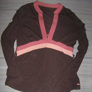American Eagle, Ladies Long Sleeve Cotton Top $5.00 AS AN ADD ON